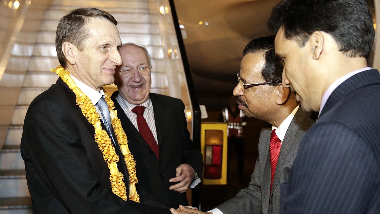 Официальный визит Председателя Государственной Думы Федерального Собрания Российской Федерации С.Е. Нарышкина в Республику Индию. Прибытие в г. Нью-Дели.