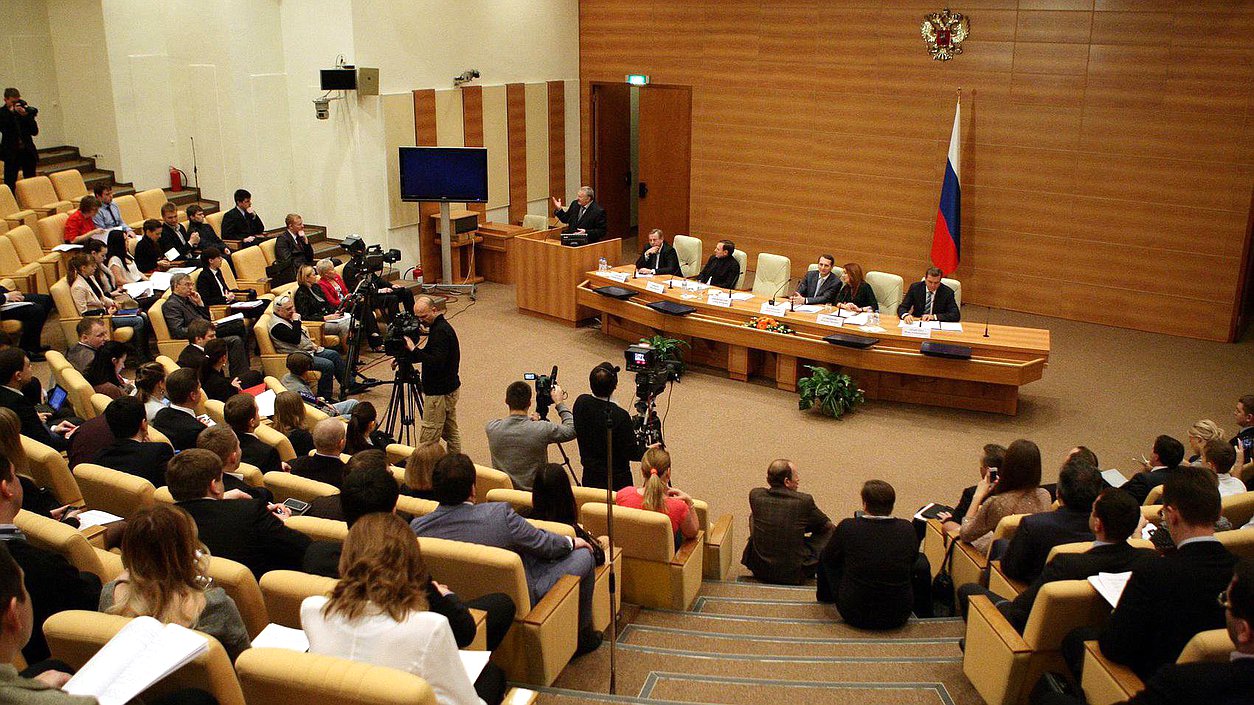 Специальное заседание Общественной молодёжной палаты при Государственной Думе.