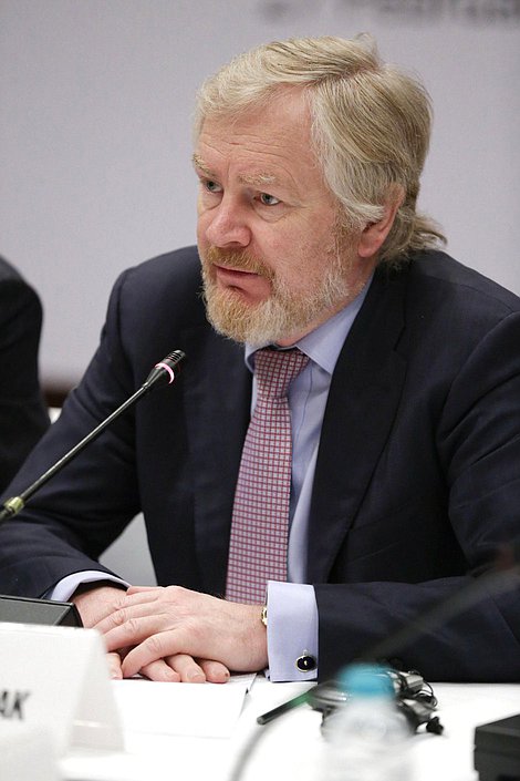 Официальный визит Председателя Государственной Думы Федерального Собрания Российской Федерации С.Е. Нарышкина в Республику Индию. Круглый стол по вопросам российско-индийского сотрудничества в рамках БРИКС. 