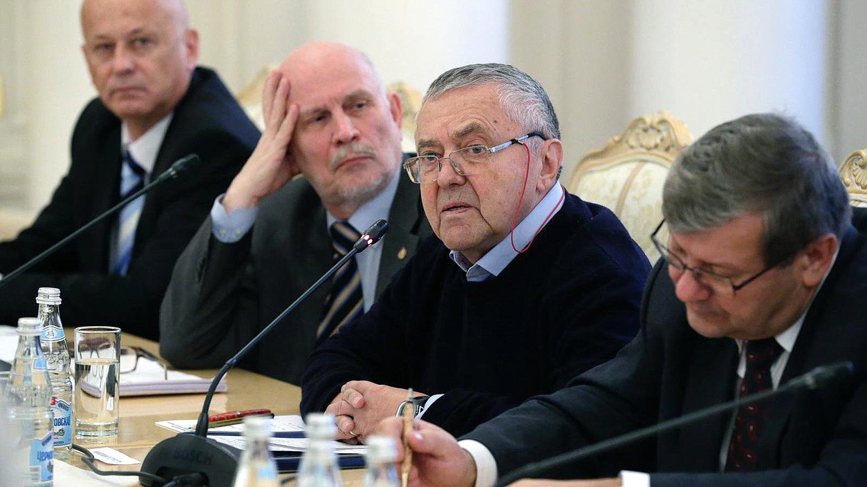   Совместное заседание президиума Совета Российского исторического общества, Совета по внешней и оборонной политике и общероссийской общественной организации "Деловая Россия" на тему "Карибский кризис: уроки истории".