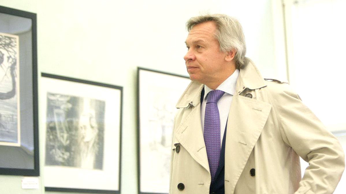 Открытие персональной выставки Алишера Пяткова "Герои атомного фронта. Место подвига-Чернобыль". 