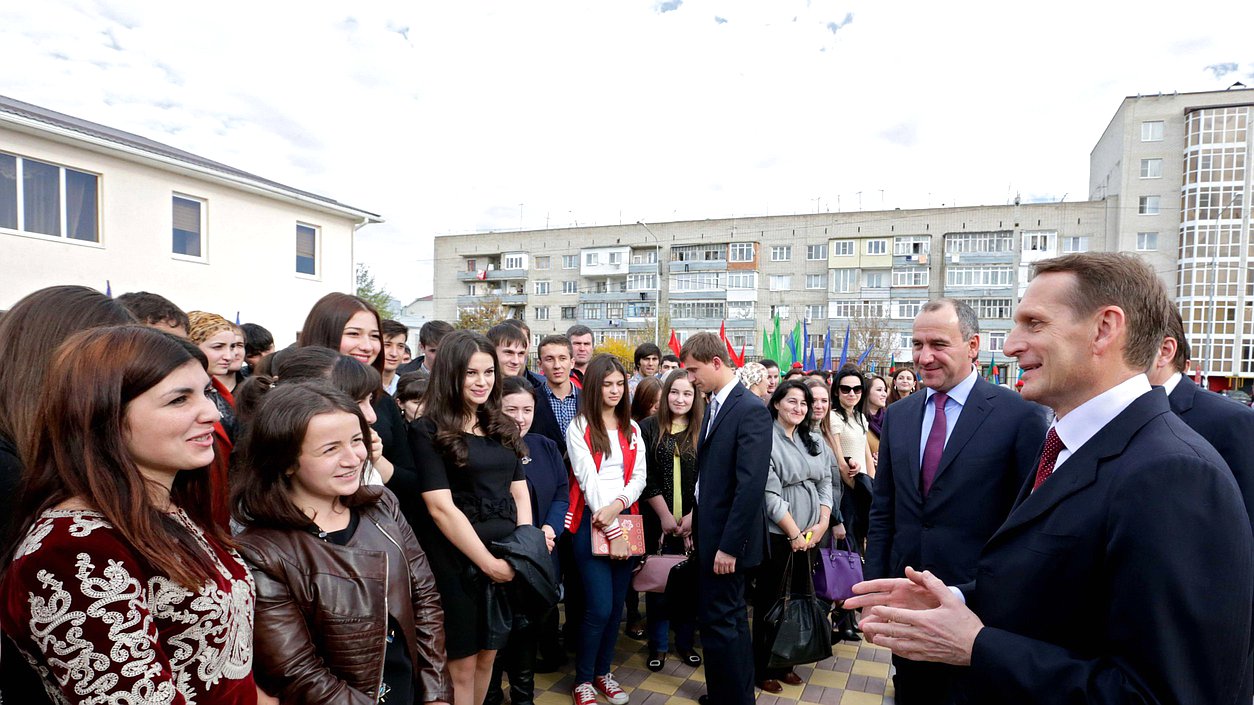   Встреча Сергея Нарышкина с главой Карачаево-Черкесской Республики Рашидом Темрезовым и членами Народного Собрания (Парламента) Карачаево-Черкесской Республики.