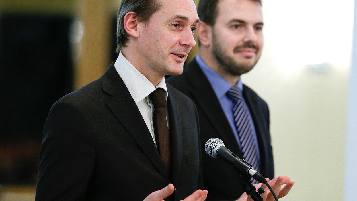 Литературный вечер "Сквозь эту бурю истина пройдёт".