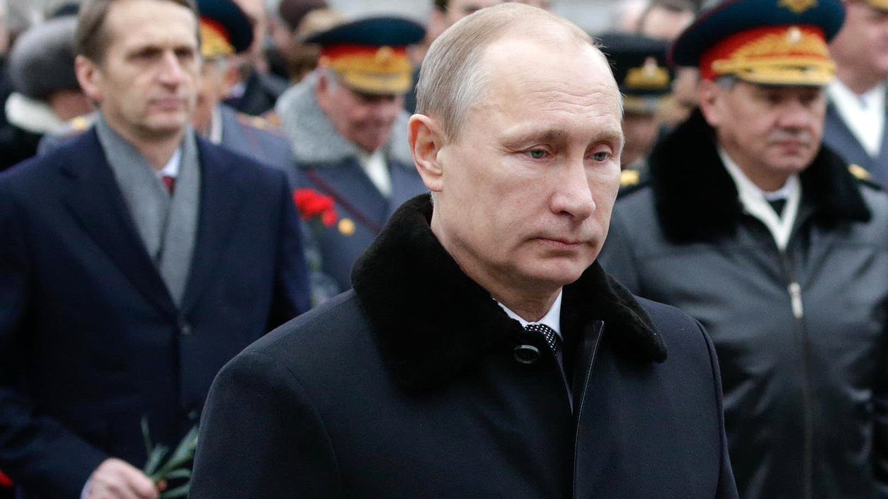 Церемония возложения венка к Могиле неизвестного солдата в День защитников Отечества.