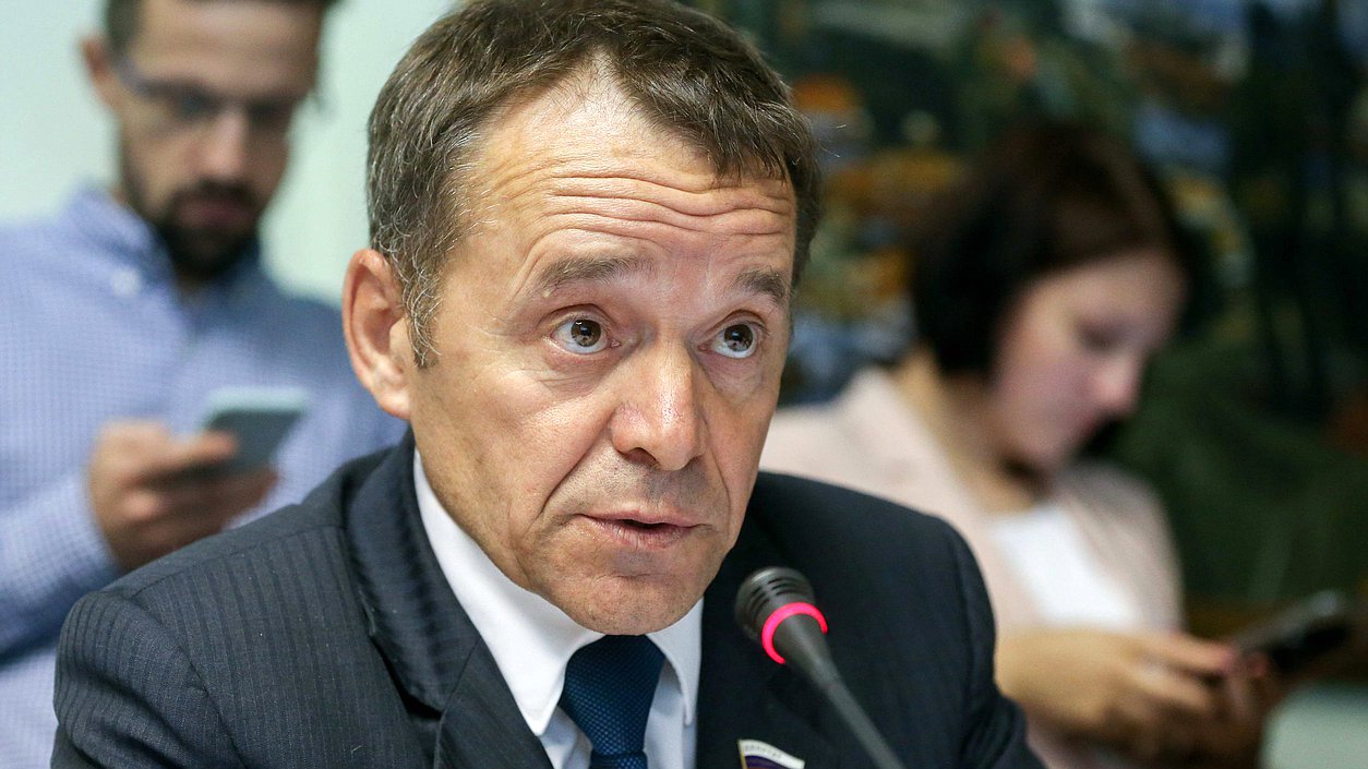 Член Комитета по безопасности и противодействию коррупции Фарит Ганеев