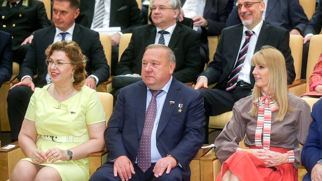 Deputy Chairperson of the State Duma Olga Epifanova, Chairman of the Committee on Defence Vladimir Shamanov and First Deputy Chairperson of the State Duma of the Committee on International Affairs Svetlana Zhurova