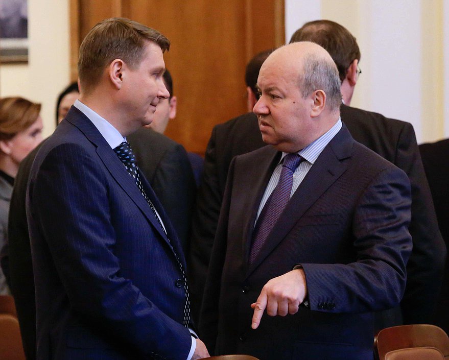 Рабочий визит Председателя Государственной Думы Федерального Собрания Российской Федерации С.Е. Нарышкина в Республику Армения. Встреча с Председателем Национального Собрания Республики Армения Г.Г. Саакяном в расширенном составе.