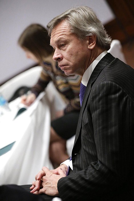 Официальный визит Председателя Государственной Думы Федерального Собрания Российской Федерации С.Е. Нарышкина в Республику Индию. Круглый стол по вопросам российско-индийского сотрудничества в рамках БРИКС. 