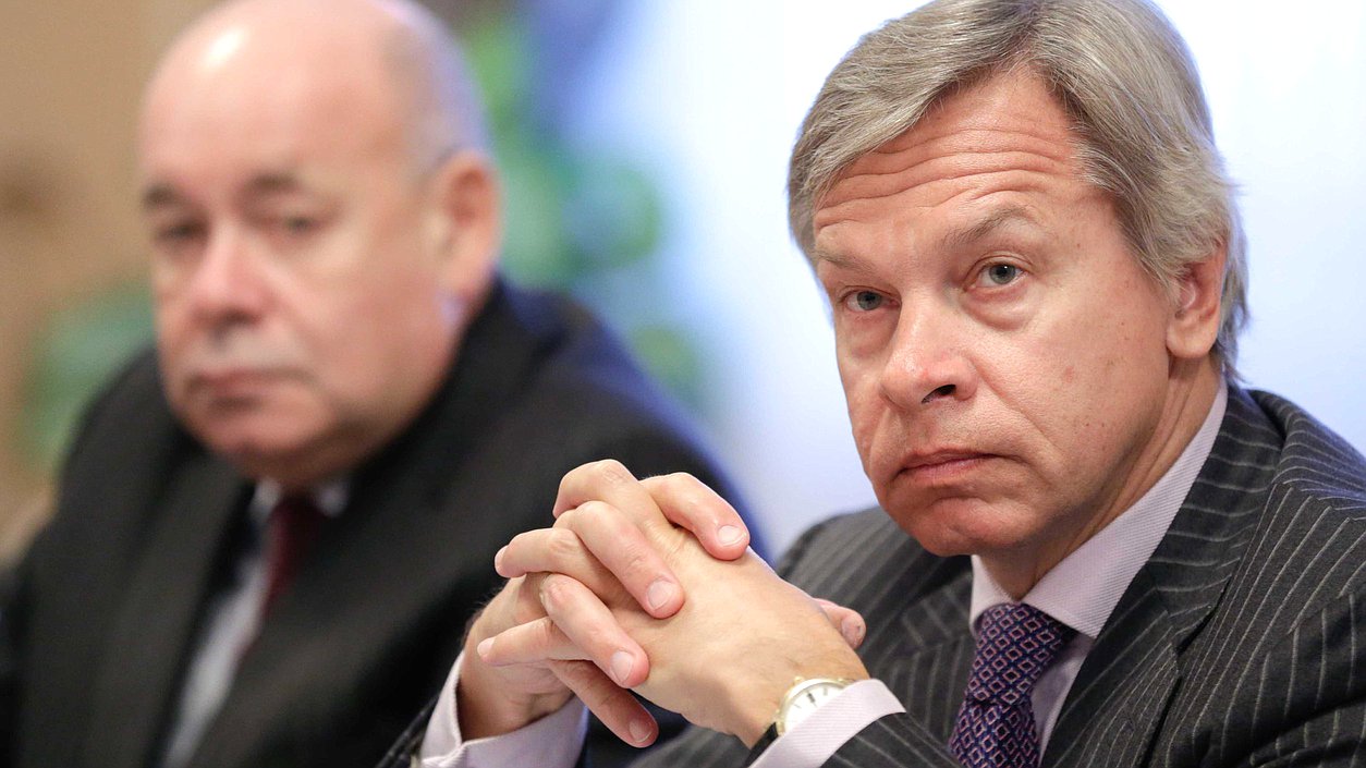 Встреча Председателя Государственной Думы Федерального Собрания Российской Федерации Сергея Нарышкина с экс-премьером Японии Юкио Хатоямой.