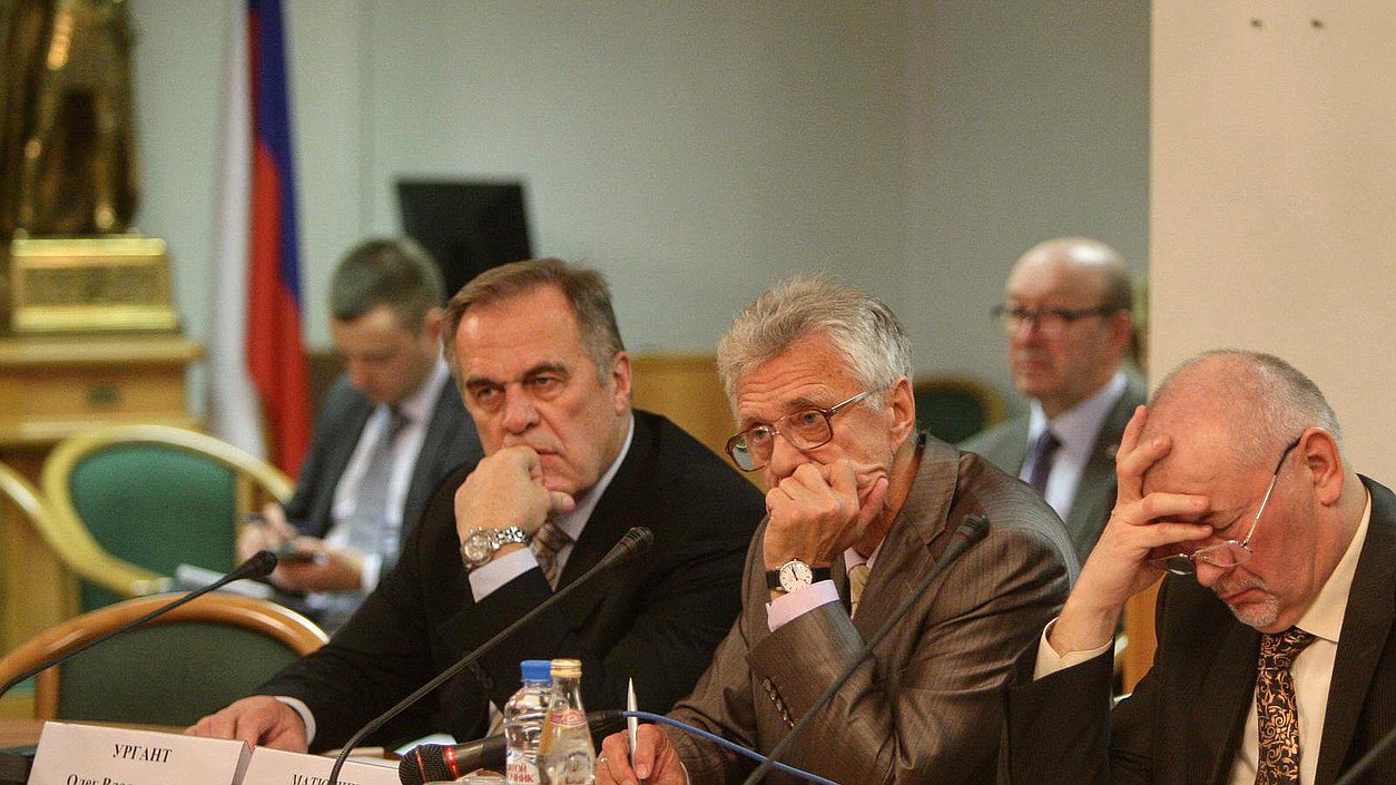 "Круглый стол" Комитета Государственной Думы по промышленности на тему "О проекте федерального закона 555391-6 "О стандартизации в Российской Федерации".