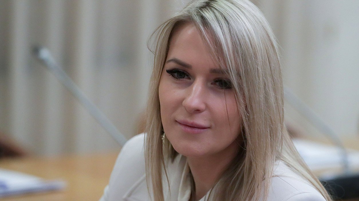 Председатель Комитета по развитию гражданского общества, вопросам общественных и религиозных объединений Яна Лантратова
