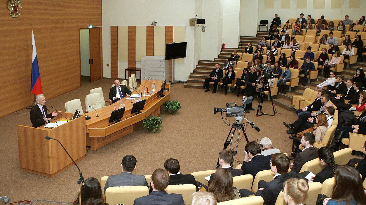   Лекция Юрия Тихомирова.