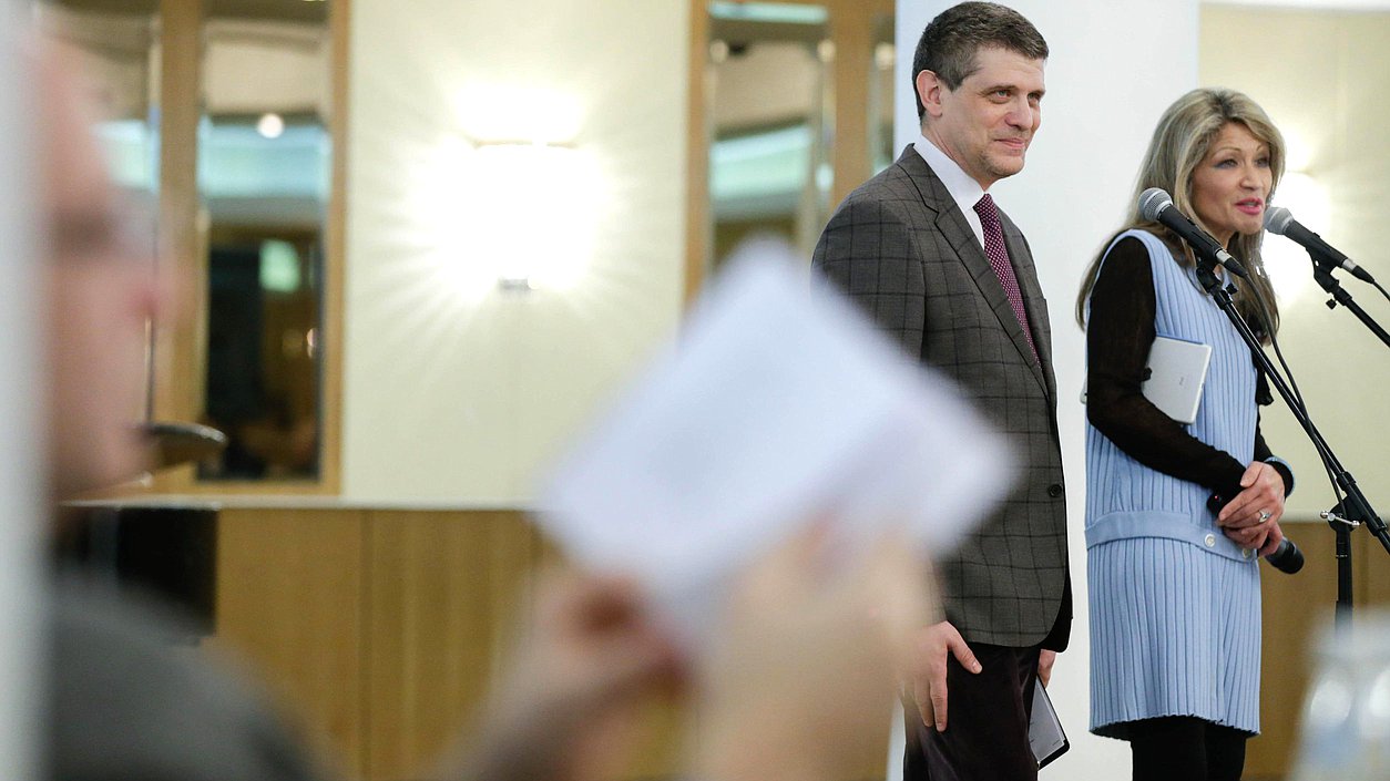 Литературный вечер "Сквозь эту бурю истина пройдёт".