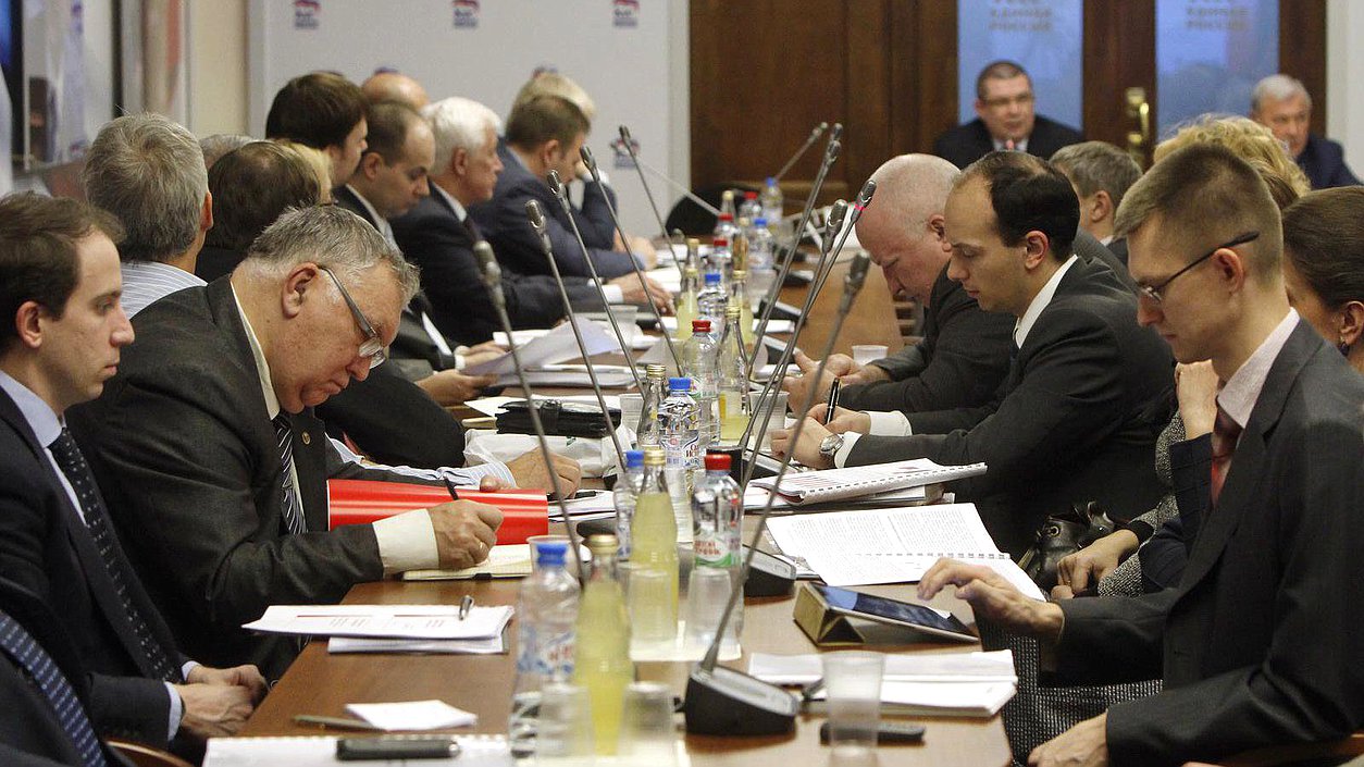 Семинар Комитета Государственной Думы по финансовому рынку на тему "Международные финансовые институты и экономическое развитие России".