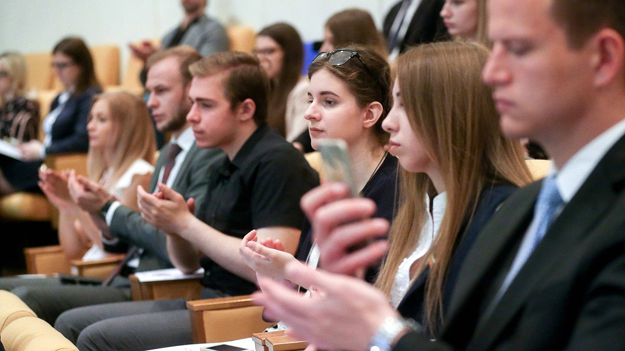 Совместное заседание Общественной молодежной палаты (Молодежного парламента) при Государственной Думе и Палаты молодых законодателей при Совете Федерации