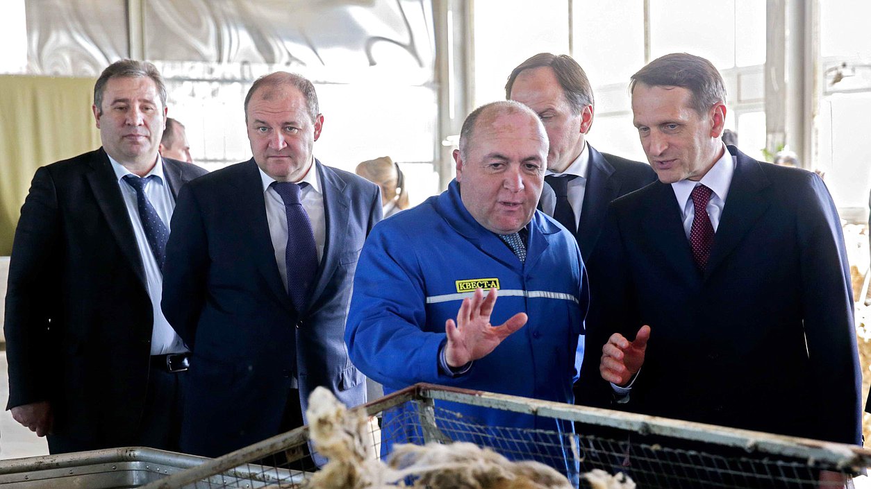   Посещение ООО "Квест". Осмотр цеха сортировки шерсти.