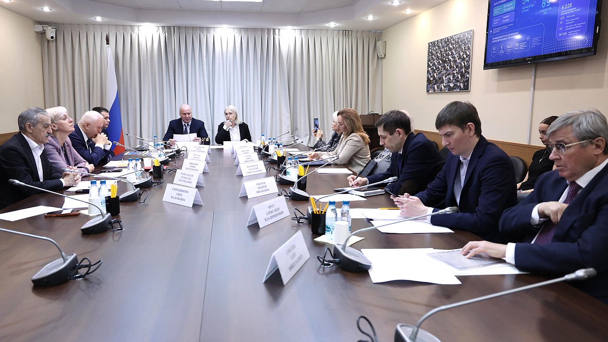 Заседание Комитета по просвещению с участием руководителя Рособрнадзора Анзора Музаева