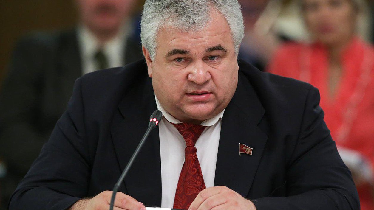  "Открытая трибуна" по теме о Кризисе доверия между Россией и Европой.