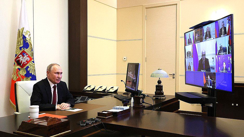 Совещание с постоянными членами Совета Безопасности (в режиме видеоконференции). Фото: kremlin.ru