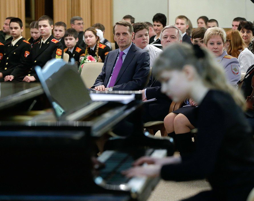 Торжественное вручение паспортов гражданам Российской Федерации.