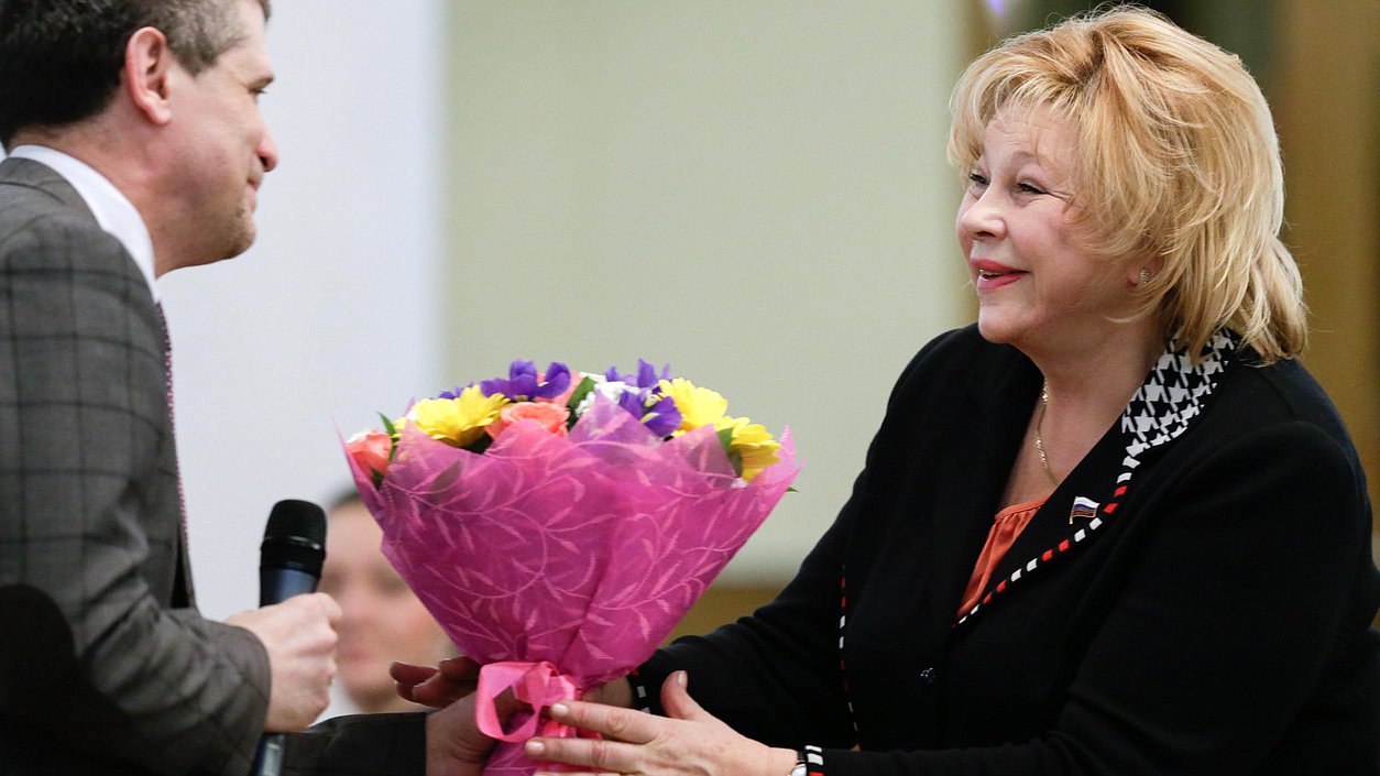 Литературный вечер "Сквозь эту бурю истина пройдёт".