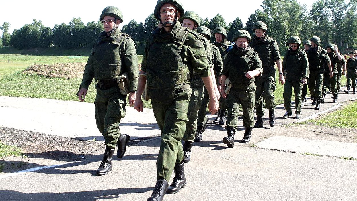   Депутаты и сотрудники Государственной Думы приняли участие в учебных сборах офицеров запаса