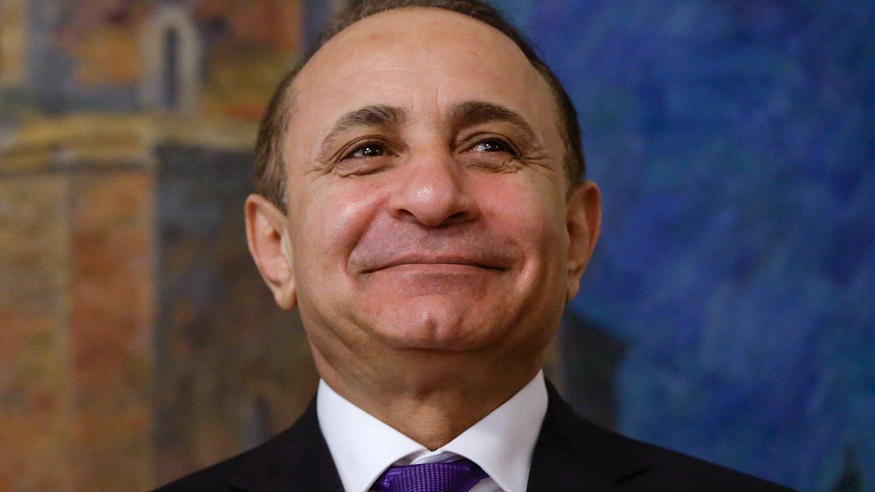 Открытие выставки "Война и Победа в работах армянских и русских художников", посвящённой 70-летию Победы в Великой отечественной войне.