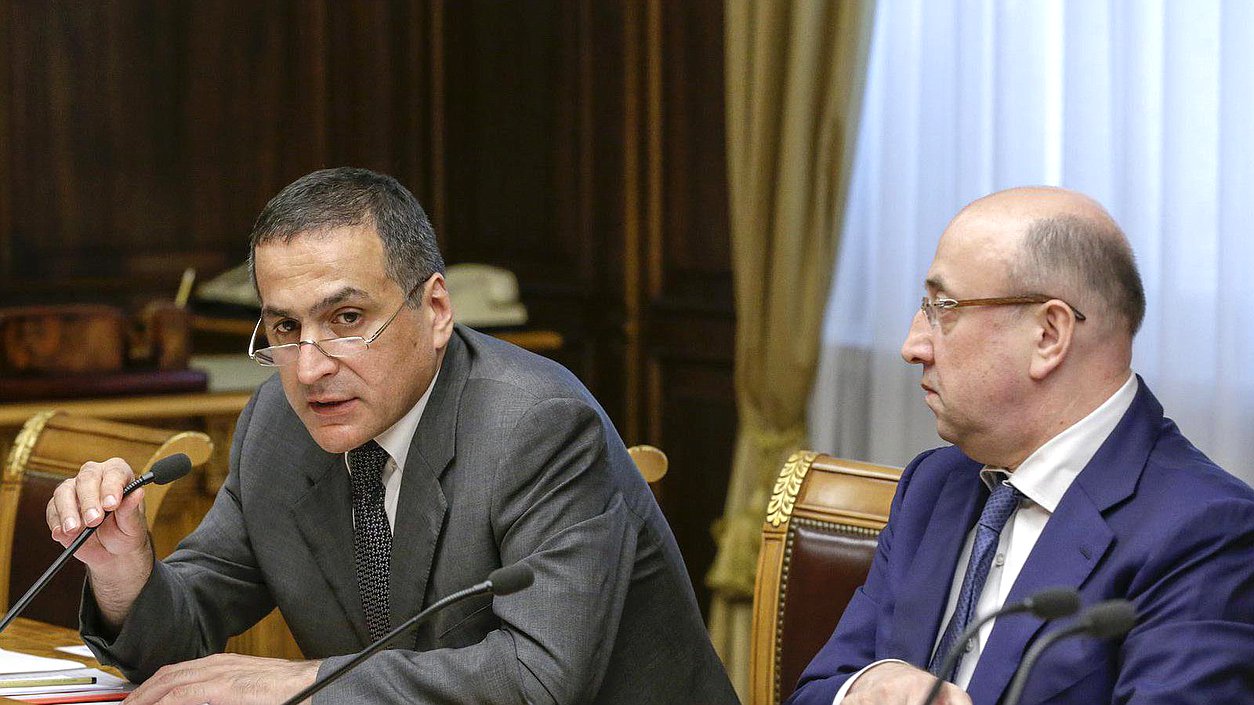   Заседание рабочей группы по правовому анализу законодательных процедур и принимаемых на Украине правовых актов.