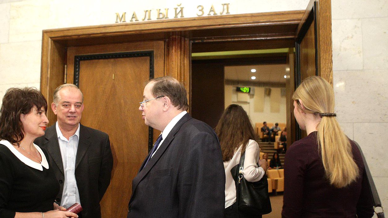   Лекция ректора московского архитектурного института Дмитрия Швидковского.