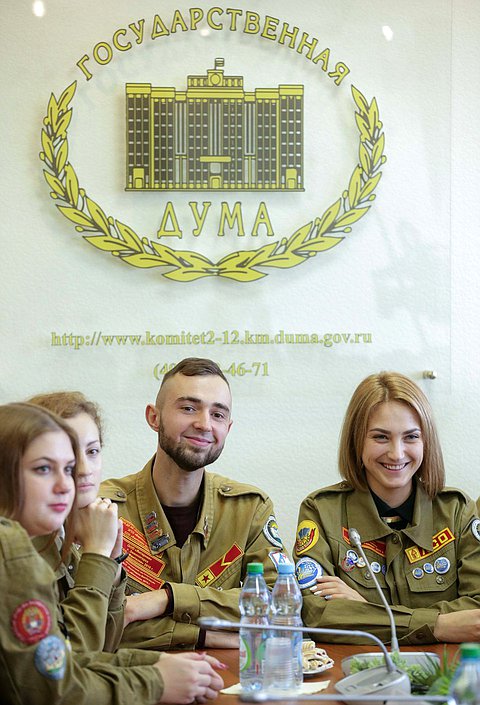 Встреча членов Комитета по физической культуре, спорту, туризму и делам молодежи с бойцами студенческих отрядов Алтайского края