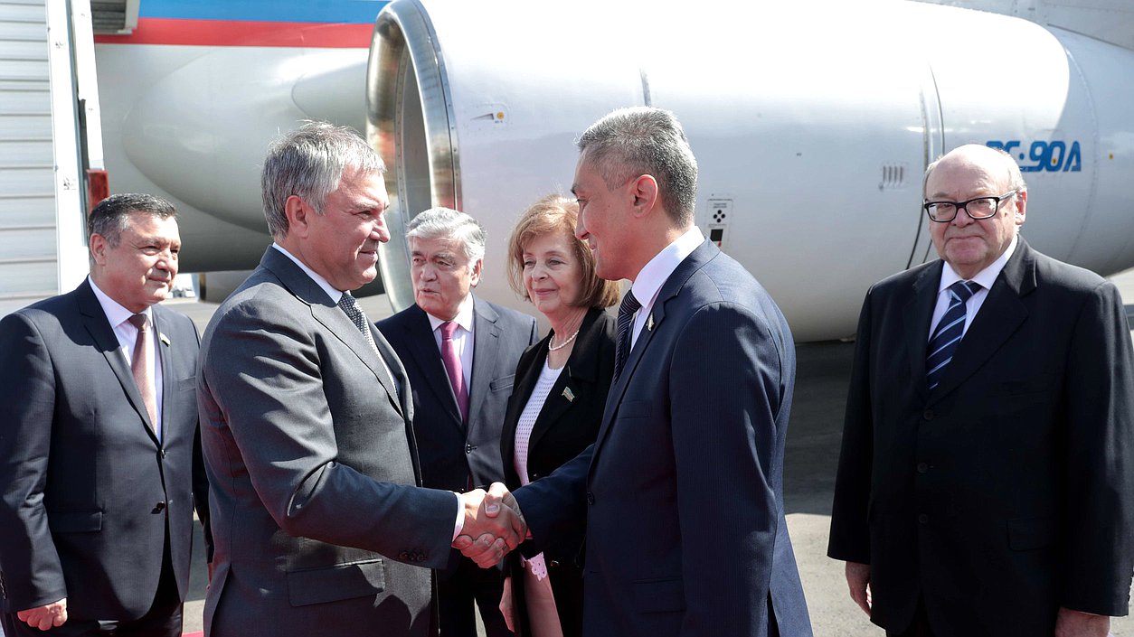 Прибытие Председателя ГД Вячеслава Володина в Узбекистан