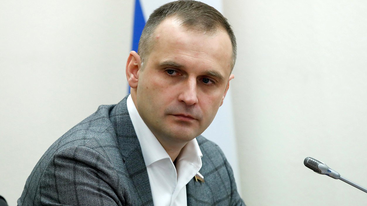 Председатель Комитета по охране здоровья Сергей Леонов