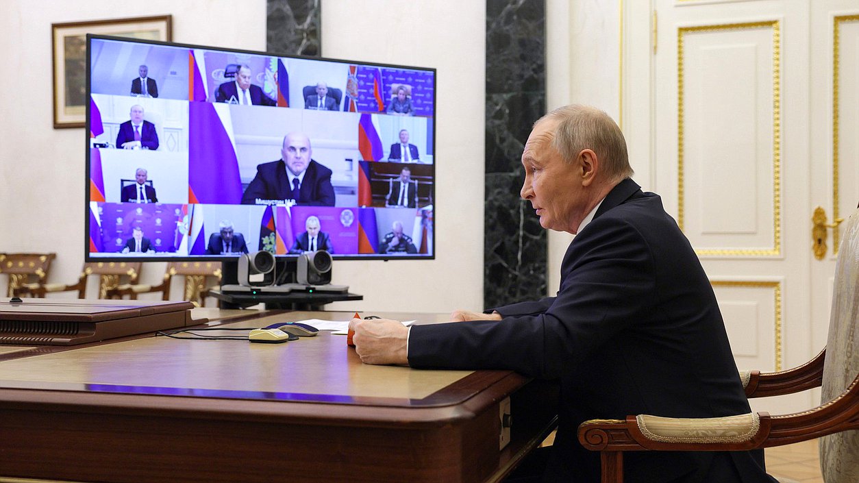 Совещание с постоянными членами Совета Безопасности (в режиме видеоконференции). Фото: kremlin.ru