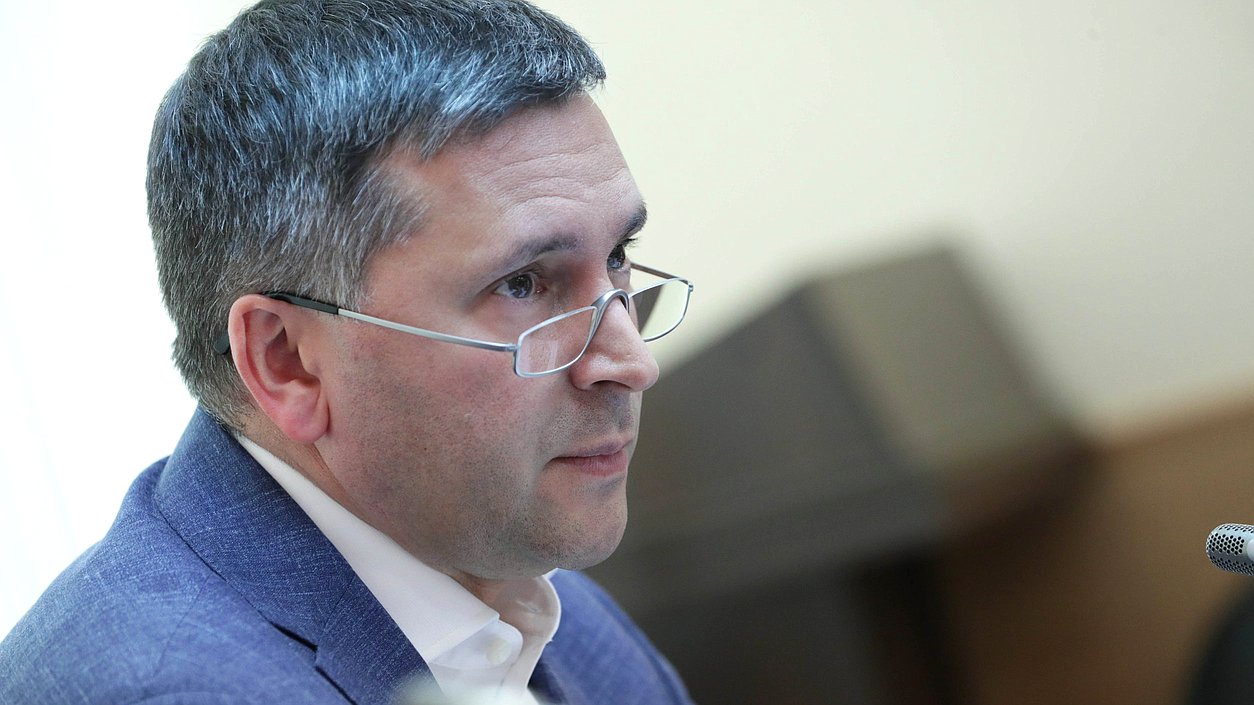 Председатель Комитета по экологии, природным ресурсам и охране окружающей среды Дмитрий Кобылкин