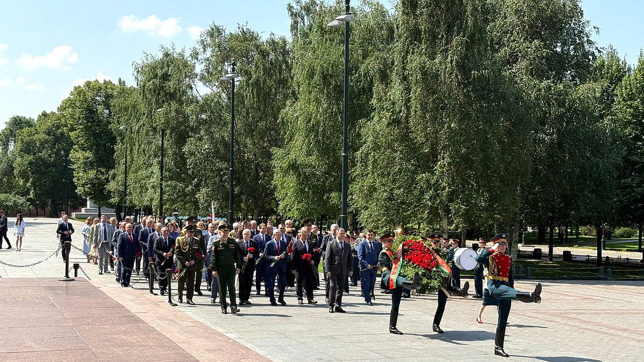 Мельников возложение Беларусь