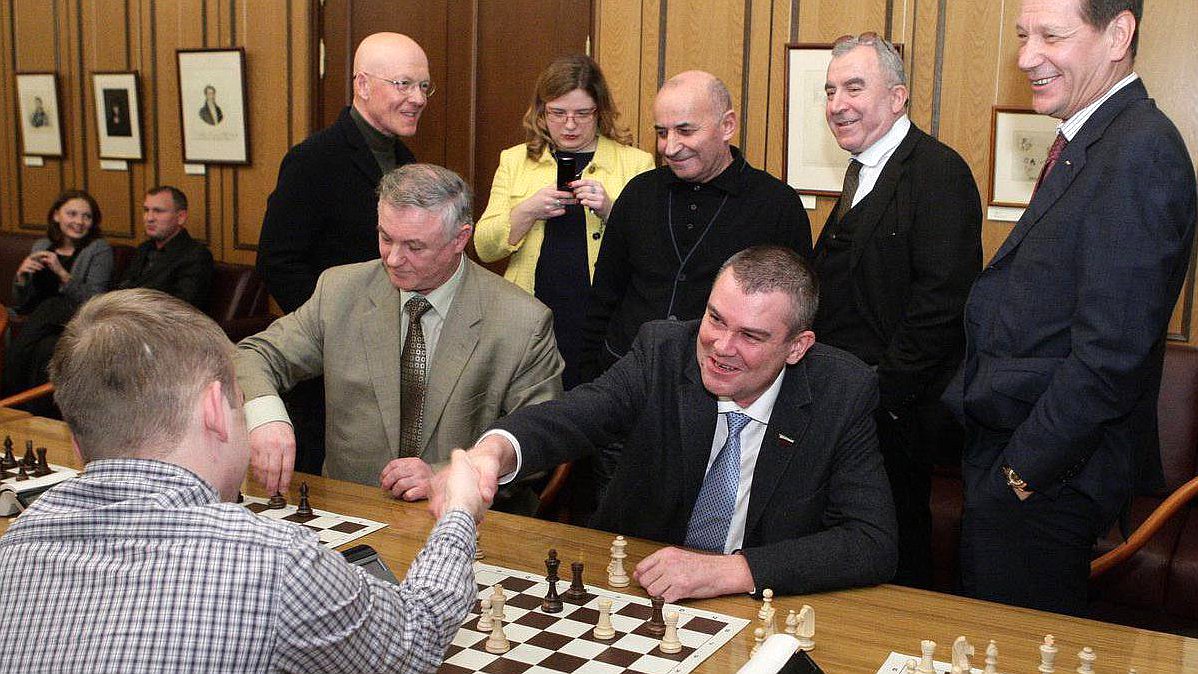 Товарищеский матч по шахматам между сборными командами Государственной Думы и ОАО "Газпромнефть-МНПЗ".