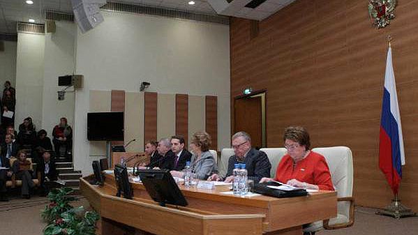 Поправки к проекту закона об образовании обсуждены на парламентских слушаниях в Госдуме