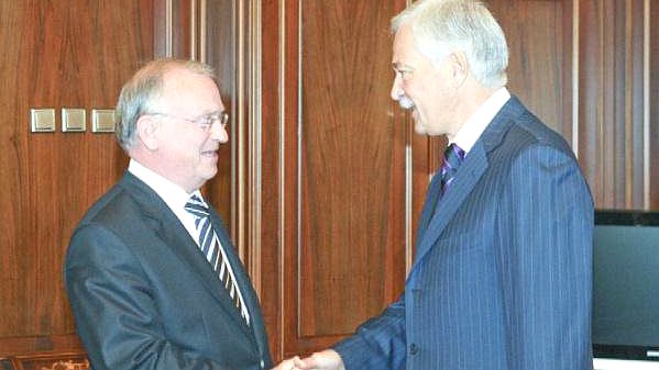 Состоялась встреча Председателя Государственной Думы Бориса Грызлова с представителями специальной миссии ПАСЕ для подготовки доклада о позиции России и Грузии в отношении грузино-югоосетинского конфликта во главе с Люком Ван ден Бранде