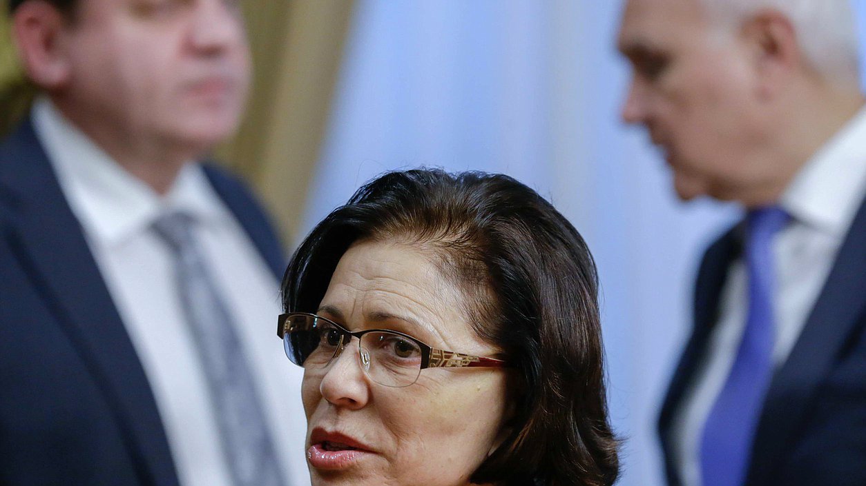 Встреча Председателя Государственной Думы Федерального Собрания Российской Федерации С.Е. Нарышкина с Министром иностранных дел Республики Армения Э.А. Налбандяном.