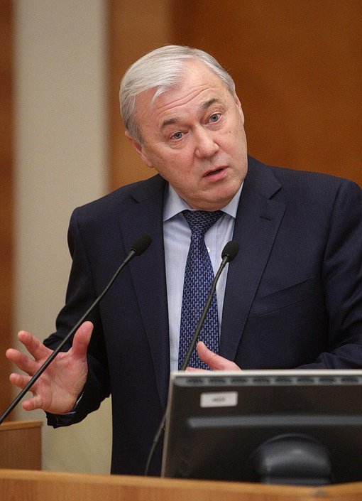 Круглый стол фракции "Справедливая Россия" на тему "Таможенно-тарифное регулирование в России в условиях членства в ВТО".