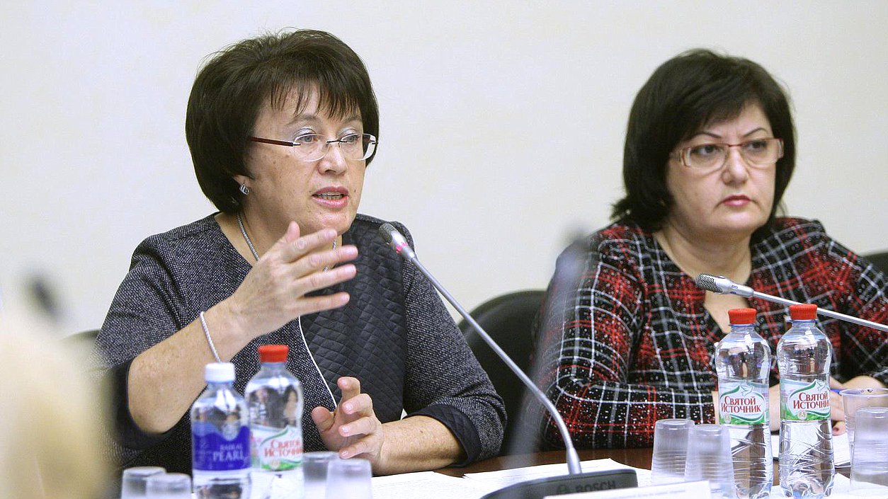 "Круглый стол" Комитета Государственной Думы по охране здоровья на тему "Медико-организационные, этические и правовые проблемы обеспечения прав несовершеннолетних пациентом при оказании медицинской помощи".