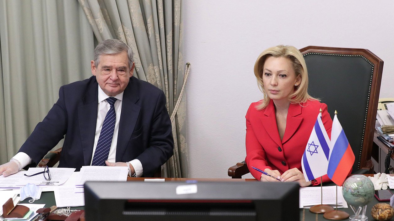Member of the Committee on Budget and Taxes Nikolai Gonchar and Deputy Chairwoman of the State Duma Olga Timofeeva