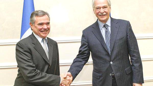 В рамках четырнадцатого заседания Большой российско-французской межпарламентской комиссии состоялась встреча Председателя Государственной Думы Бориса Грызлова с Председателем Национального собрания Французской Республики Бернаром Аккуайе