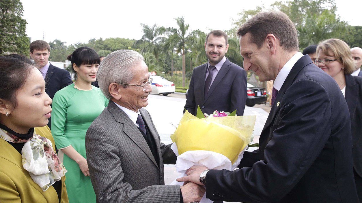 Круглый стол с участием членов Вьетнамского исторического общества. 