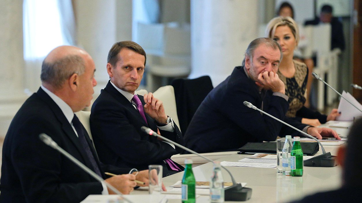    Председатель Государственной Думы Сергей Нарышкин провёл совместное заседание Совета по Культуре и попечительского совета Музея Фаберже.