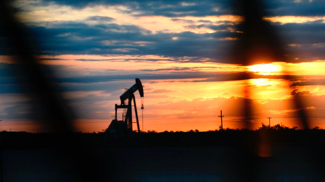 газ нефть нефтегазовый комплекс вышка газовый завод