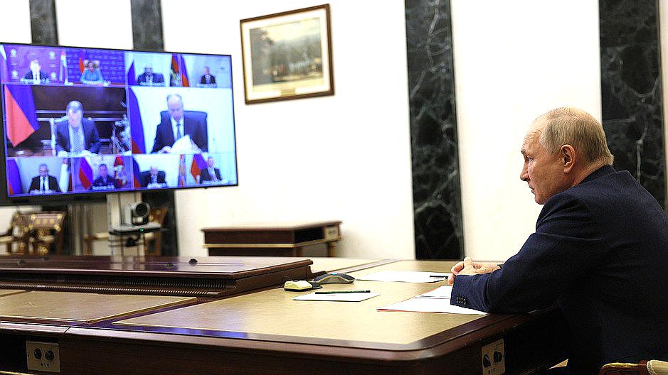 Совещание с постоянными членами Совета Безопасности (в режиме видеоконференции). Фото: kremlin.ru