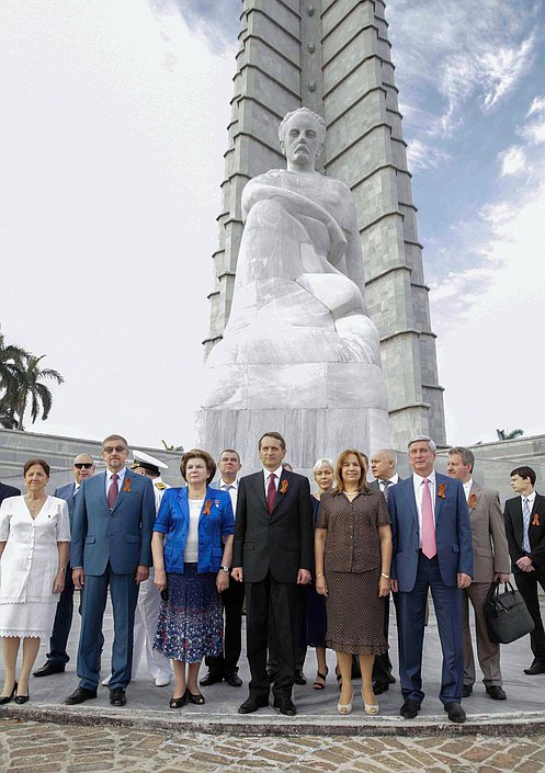 Официальный визит Председателя Государственной Думы Федерального Собрания Российской Федерации С.Е.Нарышкина в Республику Куба. Возложение венка к Монументу Хосе Марти.