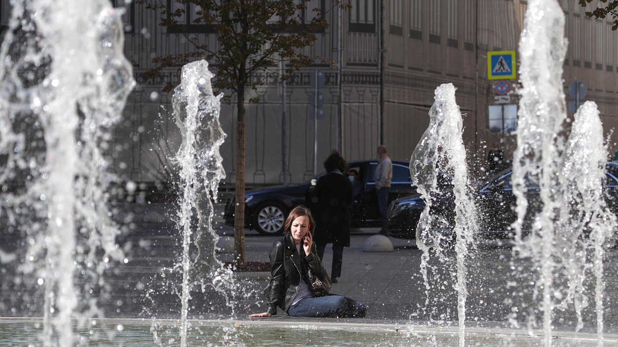 фонтан девушка улица телефон