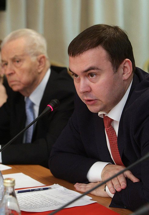 "Круглый стол" на тему "Роль ленинского комсомола в победе советского народа в Великой Отечественной войне".